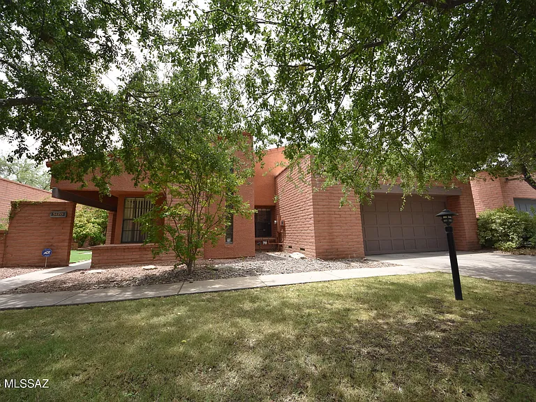 5120 E Woodgate Ln — Photo 1