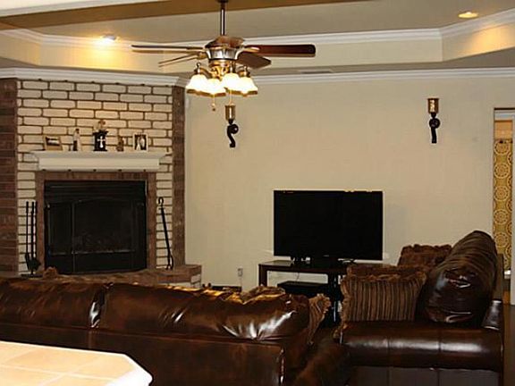 5th image of 202 Orange Blossom Dr