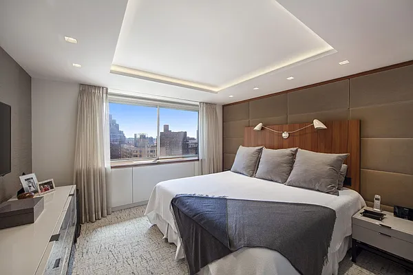 Sold by Stribling | media 18