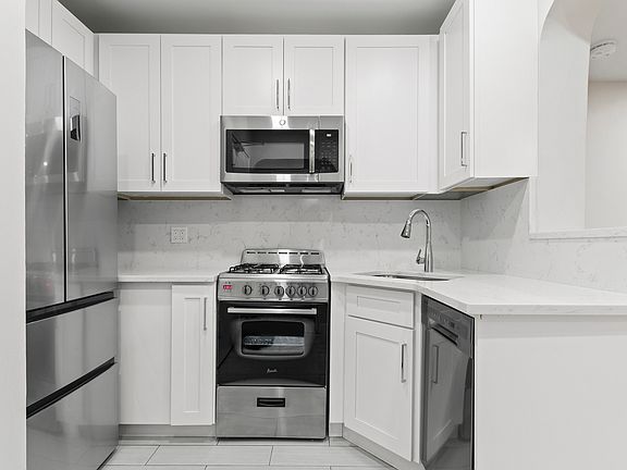 5th image of 71 W 89th St APT 1B