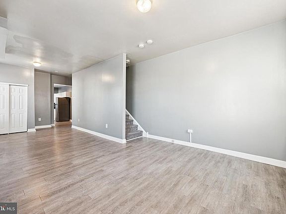 2nd image of 138 N King St