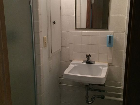 2nd image of 213 Lois Ln