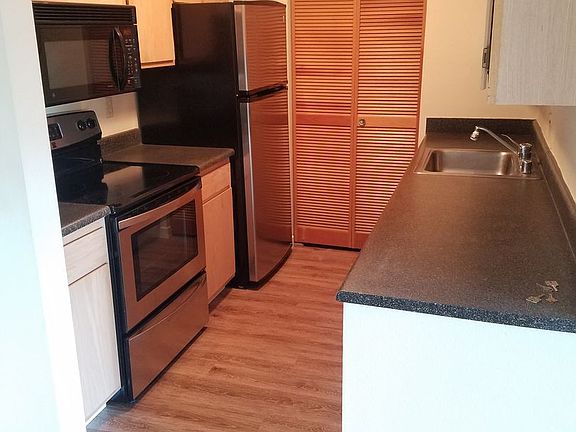 4th image of 4213 Stone Way N APT 213