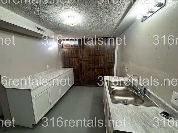 2nd image of 1201 E Hoch St #2