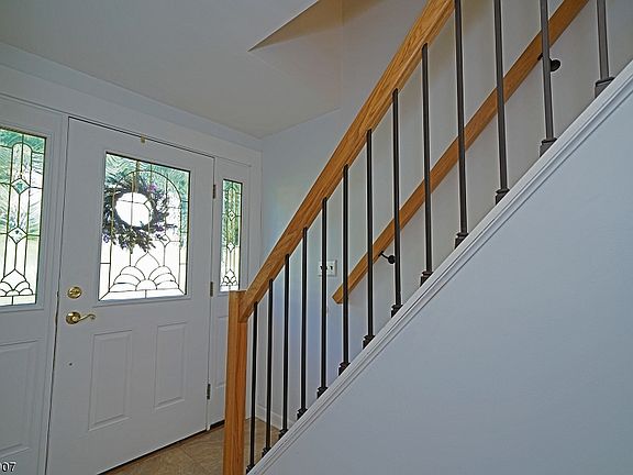 3rd image of 30 Lincoln Ave