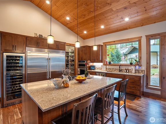 4th image of 9047 Icicle Road