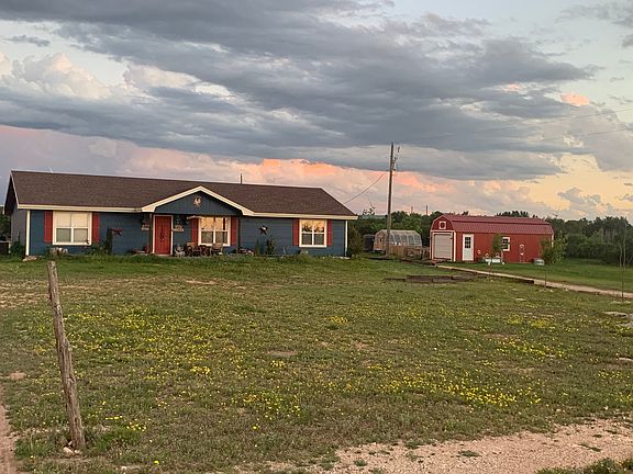 4th image of 808 Angela Rd
