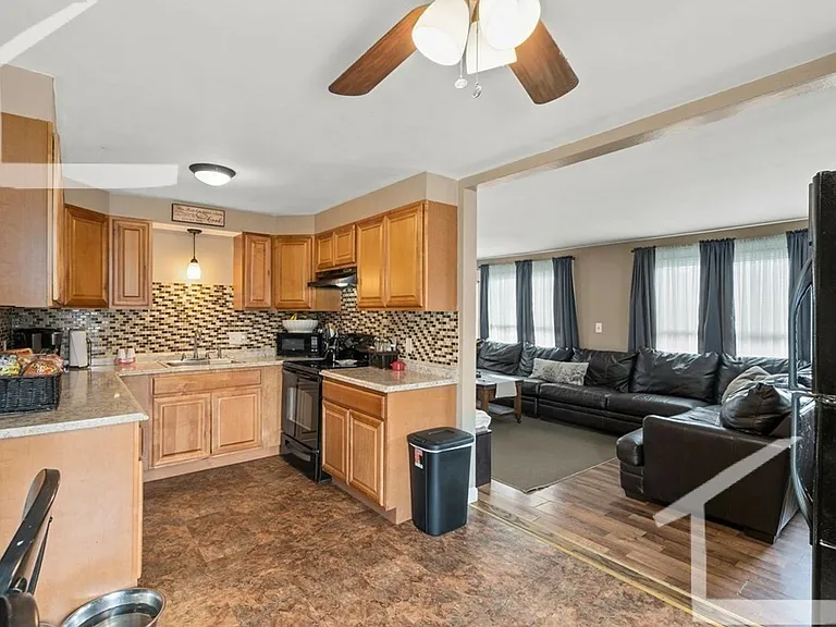 91 Silver Lake Ave #2 — Photo 3