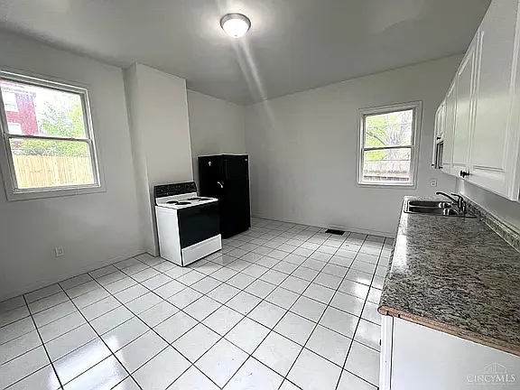 1027 Winfield Ave #1 — Photo 10