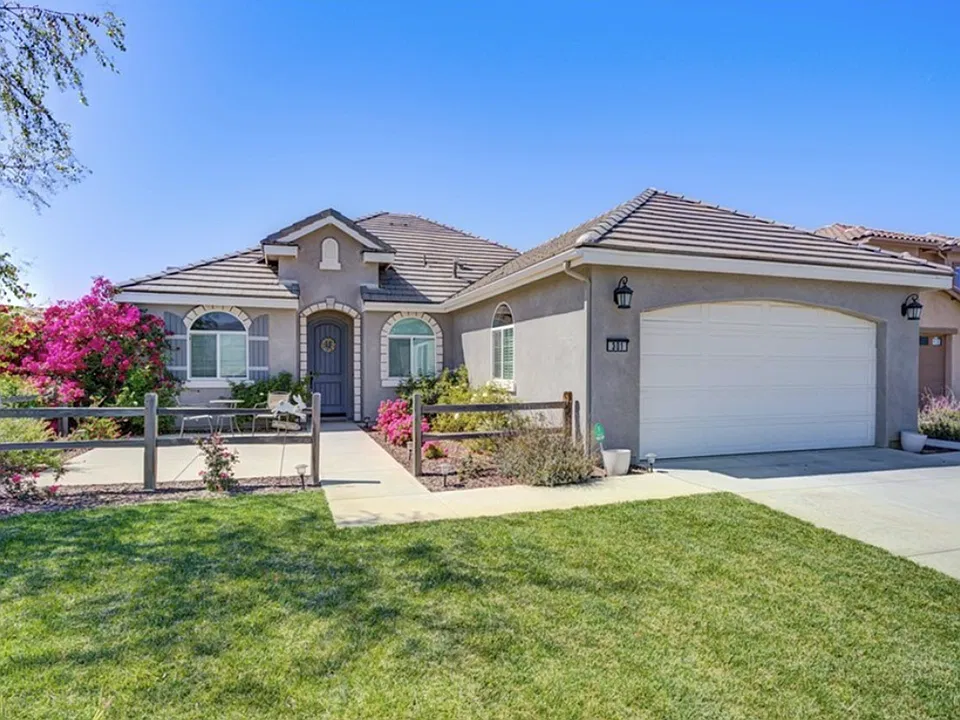 301 Dressler Ave