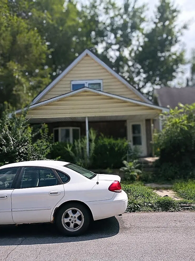 Downtown Marion 2-story — Photo 1