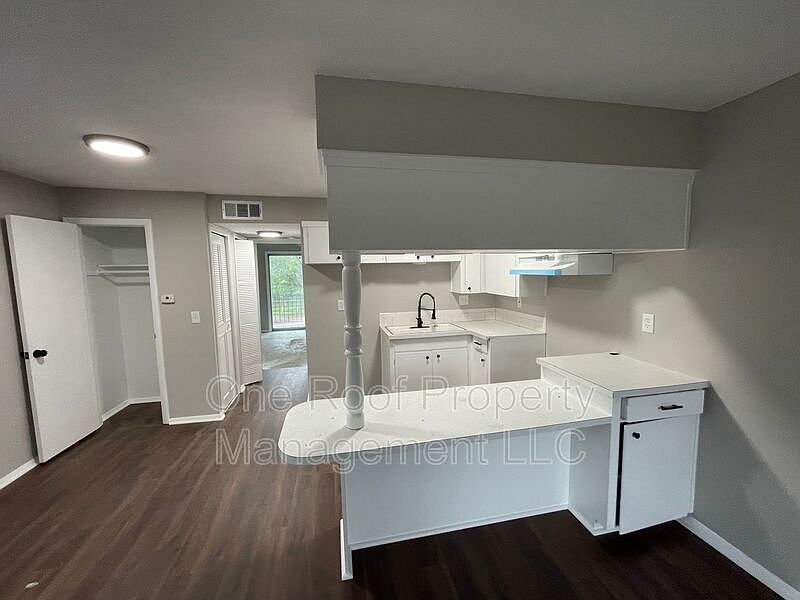 1st image of 3113 Barnett Ave