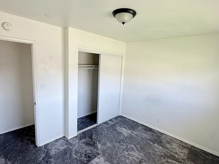 24460 Myers Ave — Photo 21