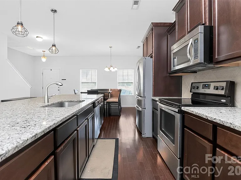 2038 Eddie Massey Ln — Photo 9