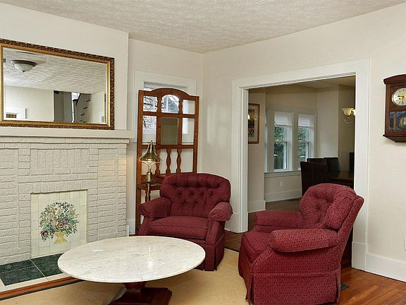 5th image of 125 Owsley Ave