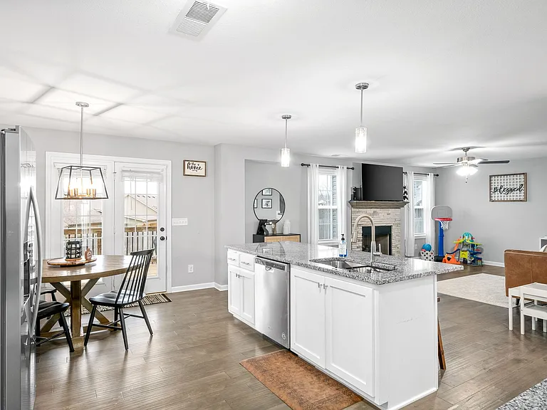 1225 Freedom Dr — Photo 14