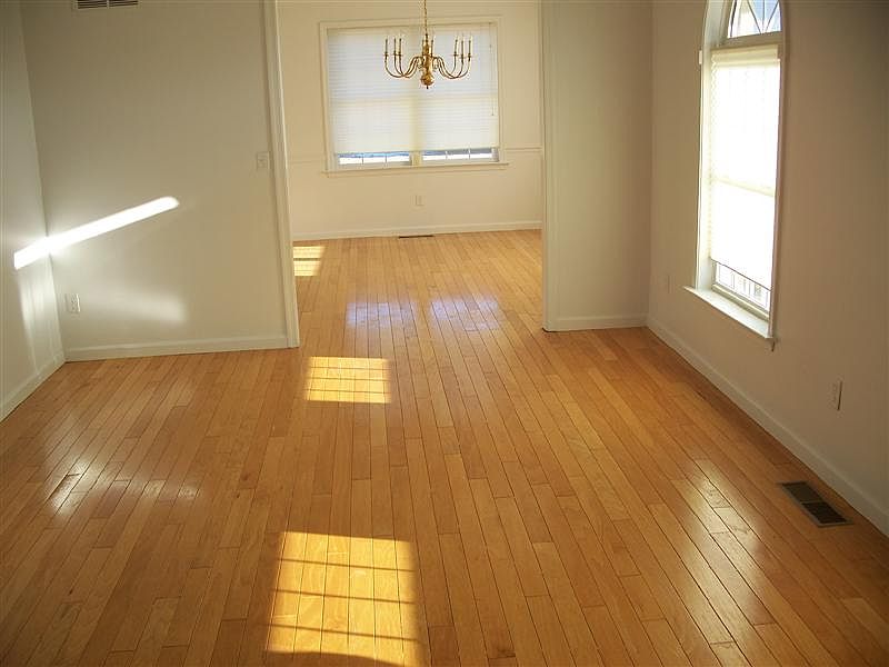 2nd image of 14 Hartford Way