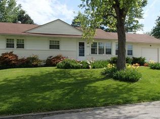 10938 Edgecliffe Dr, Saint Louis, MO 63123