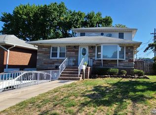 201 McElroy Ave, Fort Lee, NJ 07024