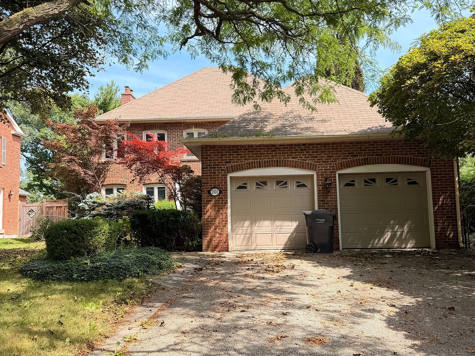 4 bed, $5,000 — Photo 2