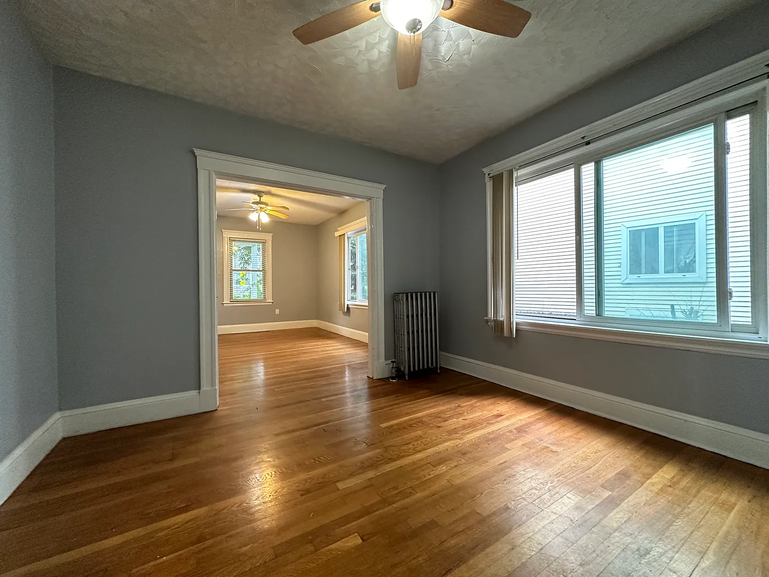 3 bed, 1100 sqft, $3,575 — Photo 3