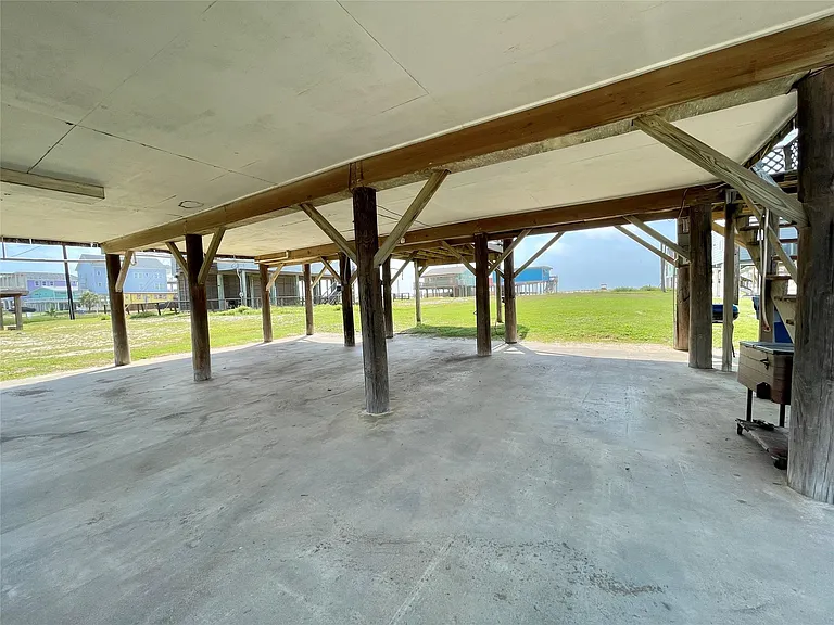 1111 Surf Dr — Photo 30