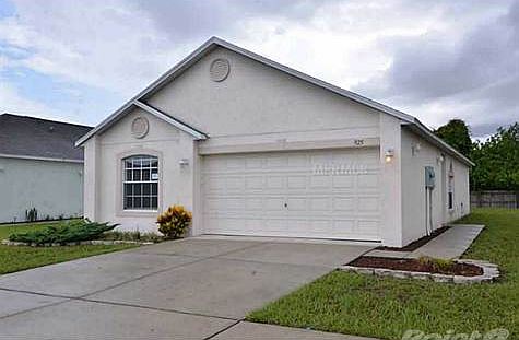 1st image of 925 Brenton Leaf Dr
