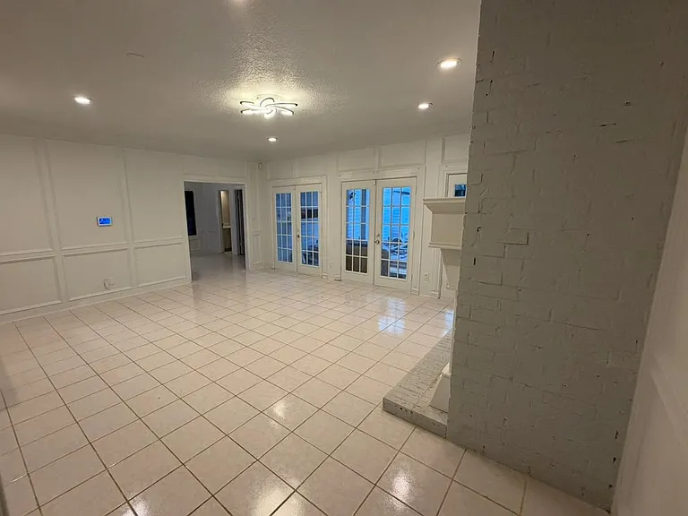 7218 Holder Forest Ct — Photo 12