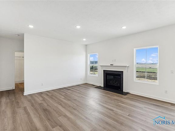 3rd image of 9305 Pondside Ct