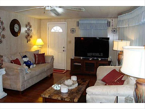 4th image of 713 Larado Dr