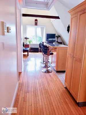 Rented by Metropolitan Property Group | media 32