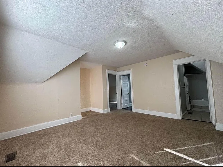1159 Bush Ave — Photo 8