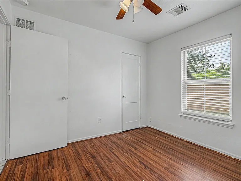 8159 Glenhollow Dr — Photo 21