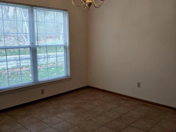 120 Holly Ridge Ln, Columbia, MO 65203