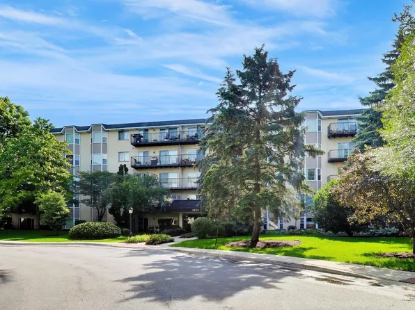 8620 Waukegan Rd Unit 303, Morton Grove, IL 60053