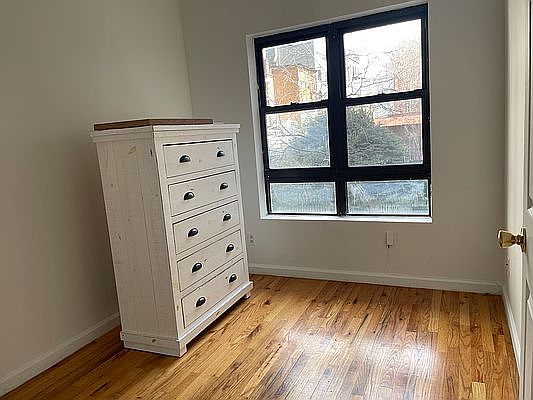 5th image of 112 Leonard St #2