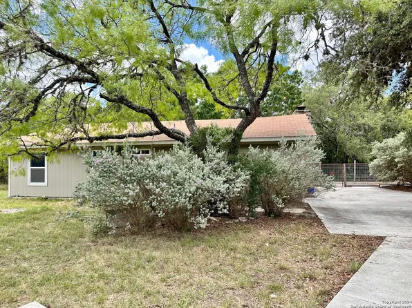 146 Squirrel Bend, Uvalde, TX 78801