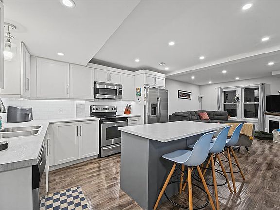 3rd image of 59 Freshwater Road
