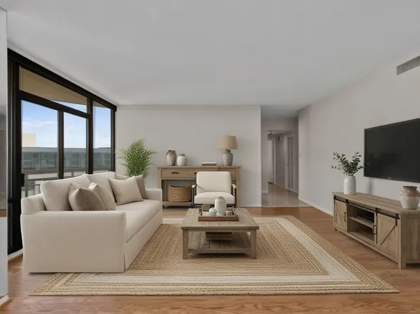 14 Greenway Plz #17Q, Houston, TX 77046