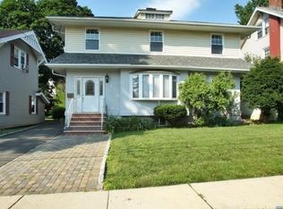 115 Ames Ave, Leonia, NJ 07605