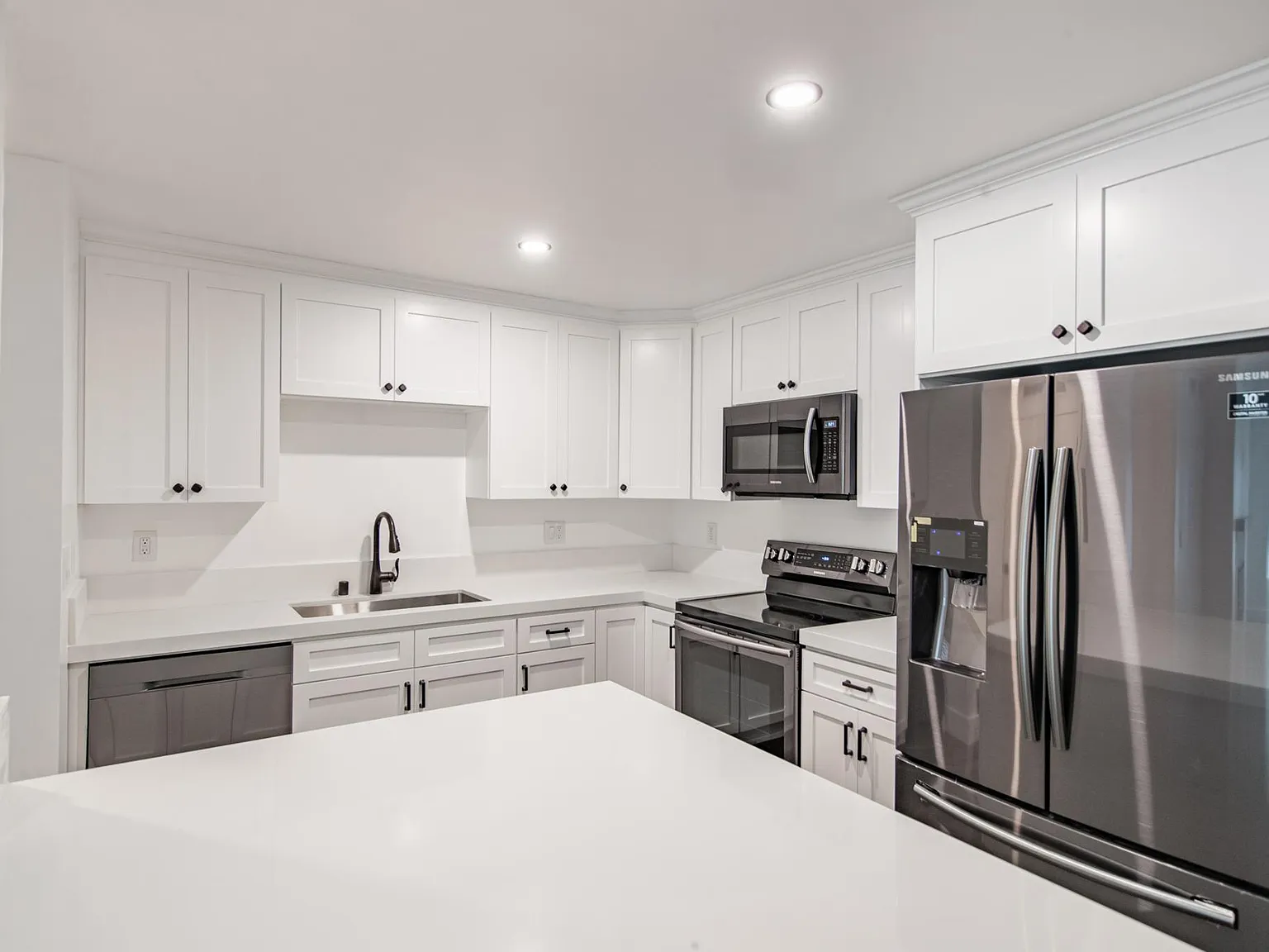 2 bed, 1300 sqft, $5,500 — Photo 1