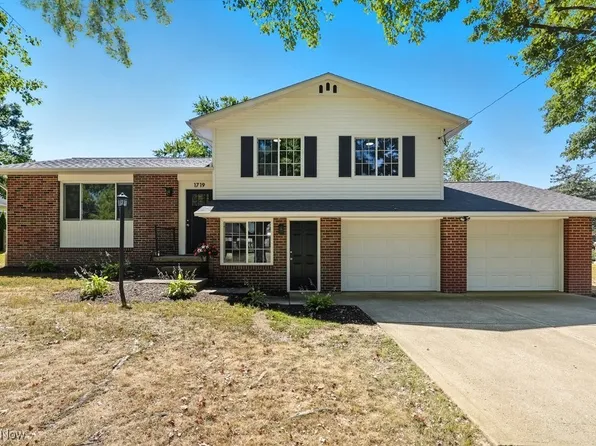 1719 Bruce St, Canal Fulton, OH 44614