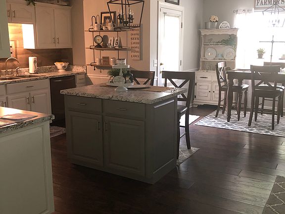 3rd image of 109 Clearwater Dr