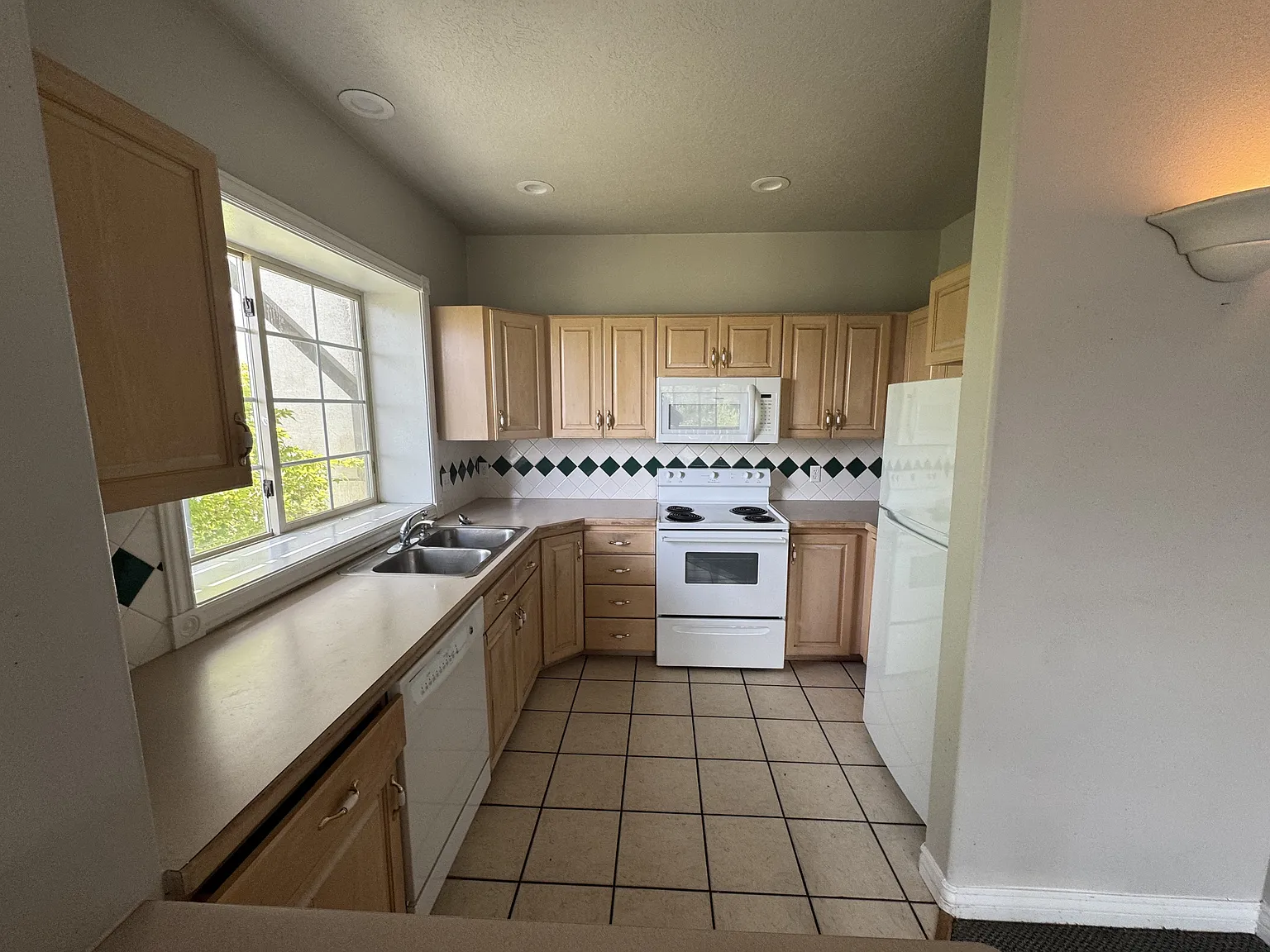 340 Rainbow Lane B - 1 — Photo 4