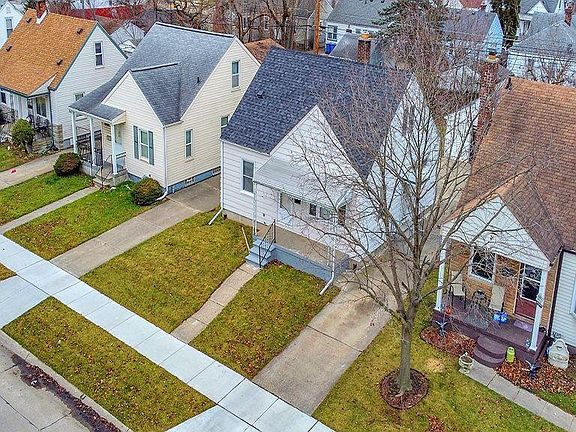 5th image of 21137 Beechwood Ave