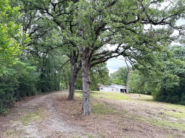 704 E Elder St, Colmesneil, TX 75938