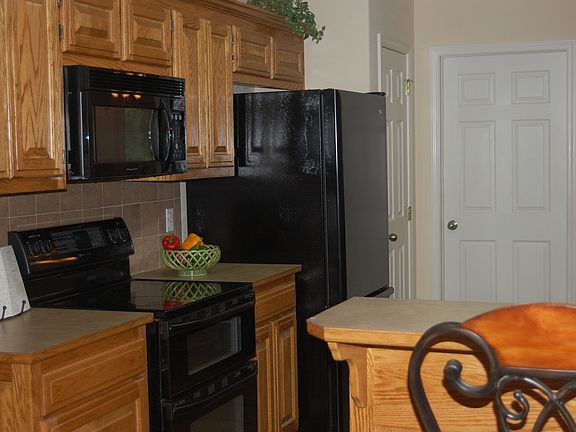 2nd image of 18 Edenhall Ln