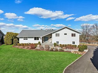 17 Magnolia Dr, Port Chester, NY 10573