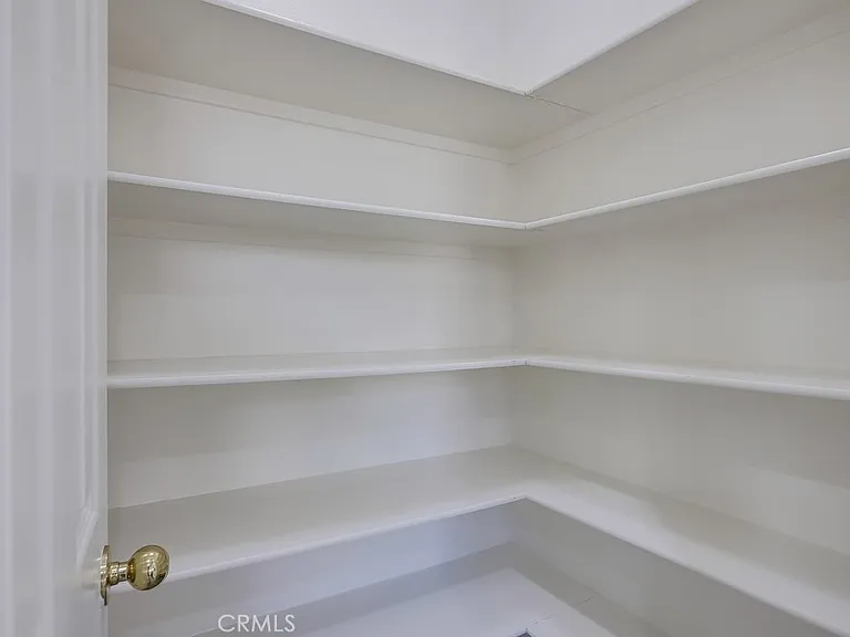 321 Riley Ct — Photo 16