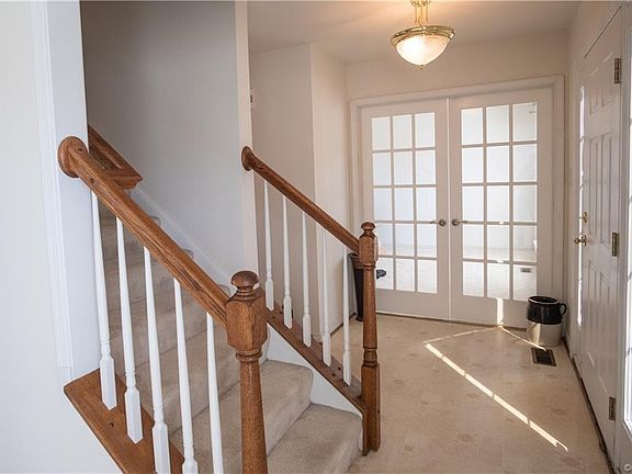 5th image of 205 Scotch Pine Dr